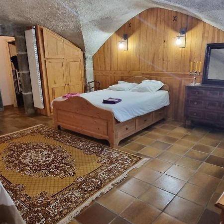 Maison Au Loup - Superbe Ancien Hotel Particulier Du Xvie Siecle Au Coeur De La Vieille Ville Du Puy Le Puy-en-Velay Экстерьер фото