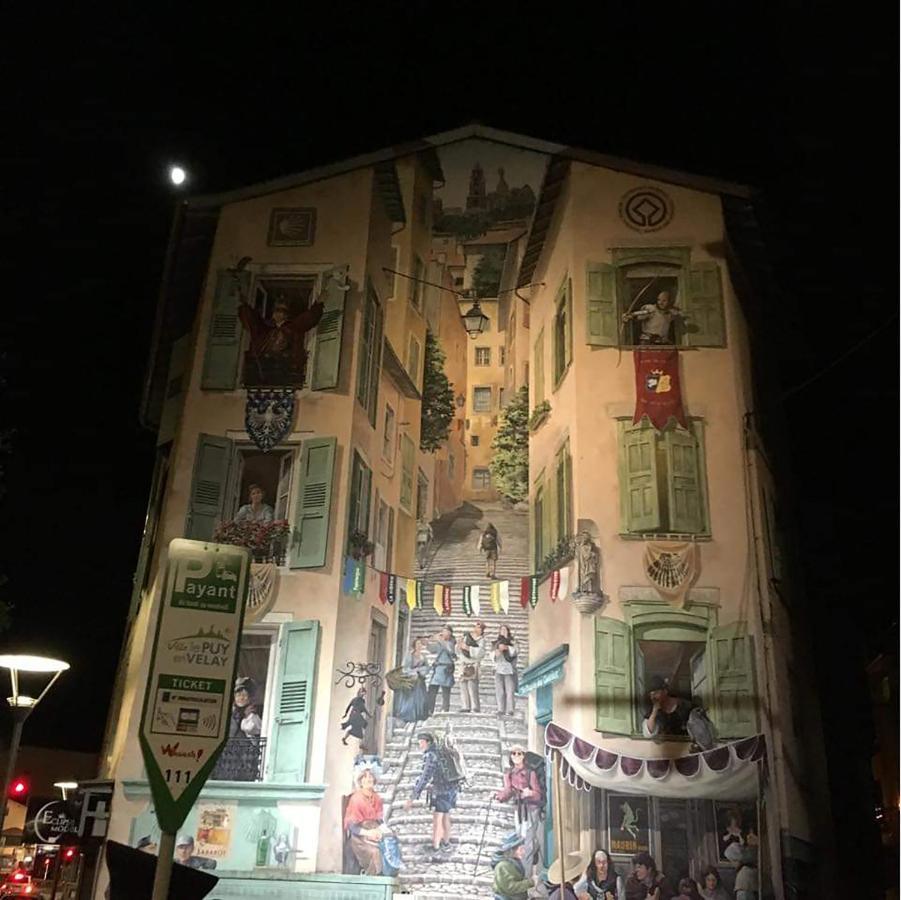 Maison Au Loup - Superbe Ancien Hotel Particulier Du Xvie Siecle Au Coeur De La Vieille Ville Du Puy Le Puy-en-Velay Экстерьер фото