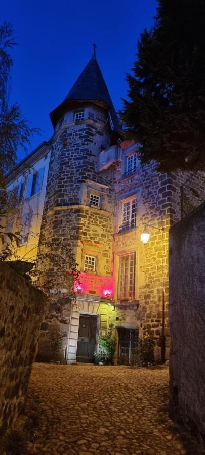 Maison Au Loup - Superbe Ancien Hotel Particulier Du Xvie Siecle Au Coeur De La Vieille Ville Du Puy Le Puy-en-Velay Экстерьер фото